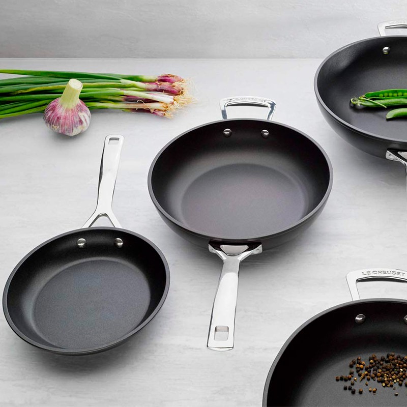 Sartén Baja Antiadherente con Pega 26cm Negro - Le Creuset