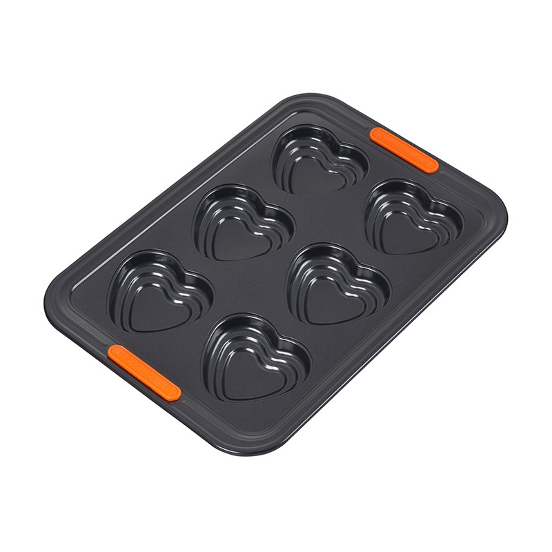 Le Creuset 6 Cup Fluted Tin Tray