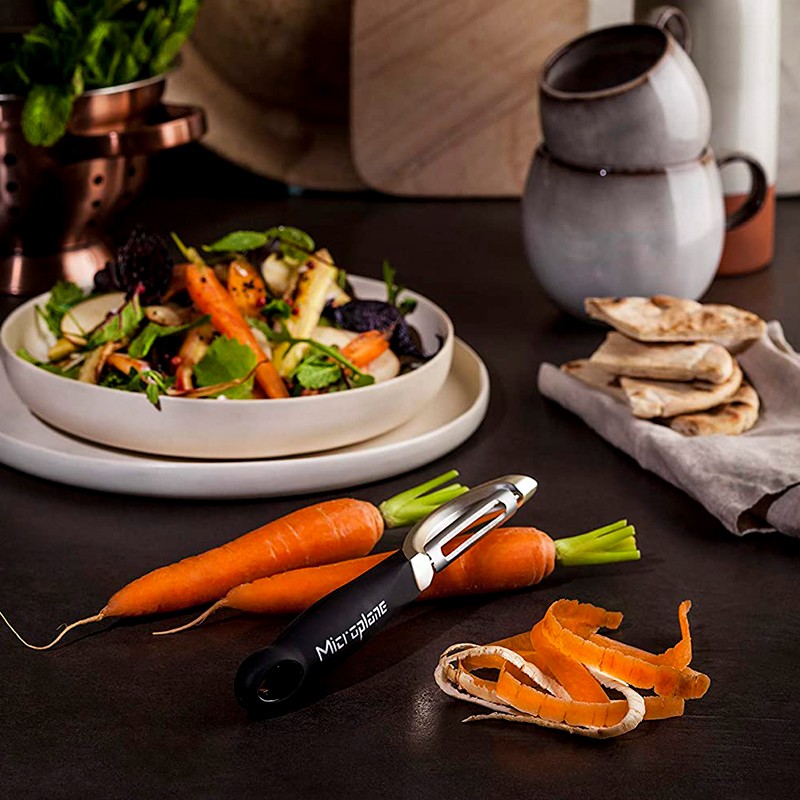 https://store.inoutcooking.com/111767/professional-peeler-specialty-black-microplane.jpg