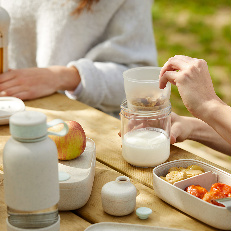 https://store.inoutcooking.com/119815/sauce-container-organic-to-go-stone-lekue.jpg