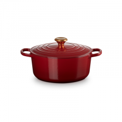 Cast Iron Round Casserole 26cm - Garnet - Le Creuset