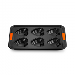 6 Cup Tiered Heart Tray - Heart Collection Black - Le Creuset
