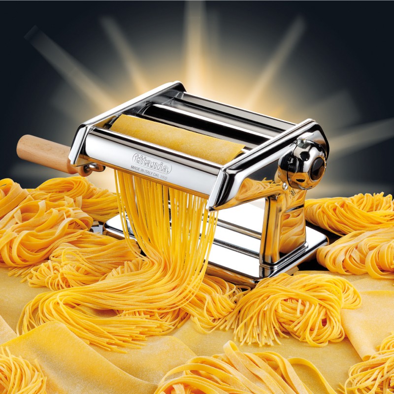 https://store.inoutcooking.com/39951/manual-pasta-machine-2cutters-150mm-titania-silver-imperia.jpg