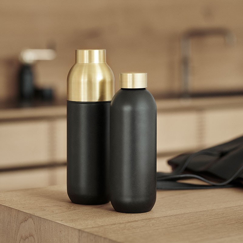 Botella de Agua 750ml - Collar Negro E Dorado - Stelton